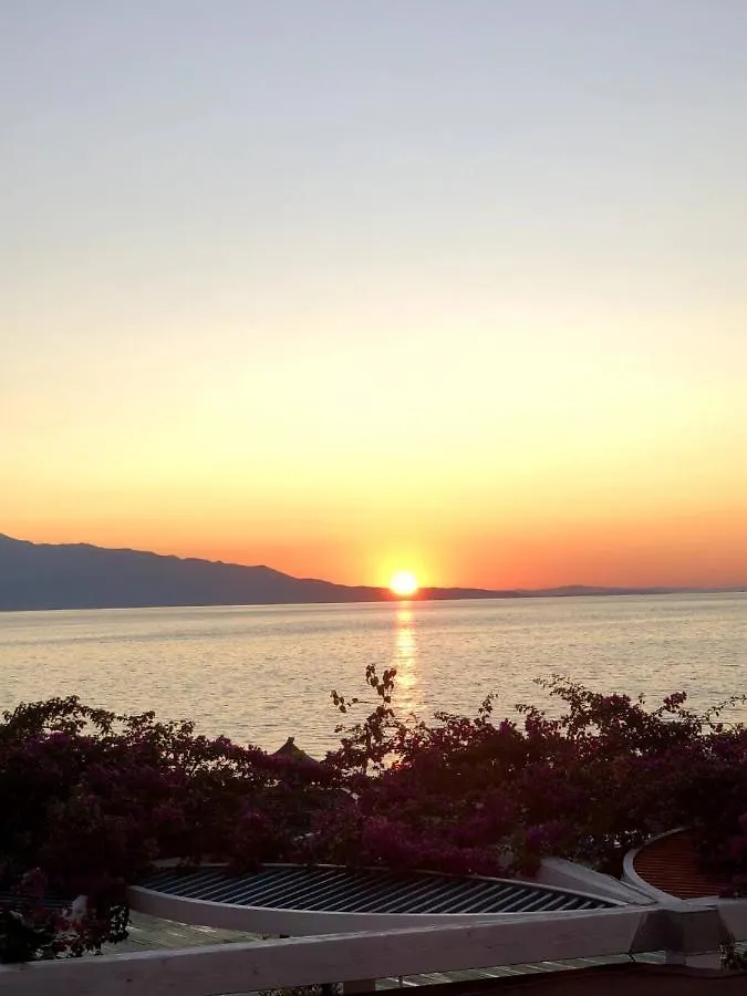 Sunset Apartment Saranda Bay
