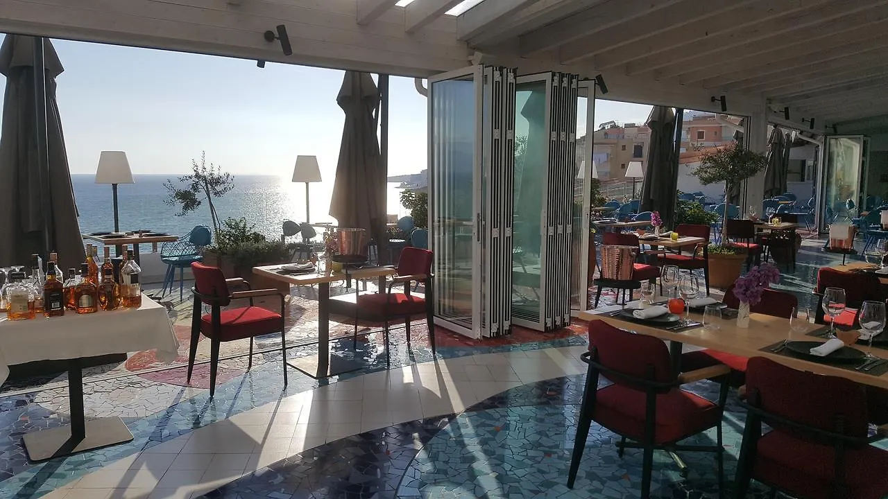 Sunset Apartment Saranda Bay Albánie